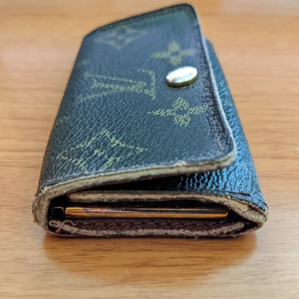 Louis Vuitton Monogram Key Holder/Wallet #1278💥PRICE DROP💥